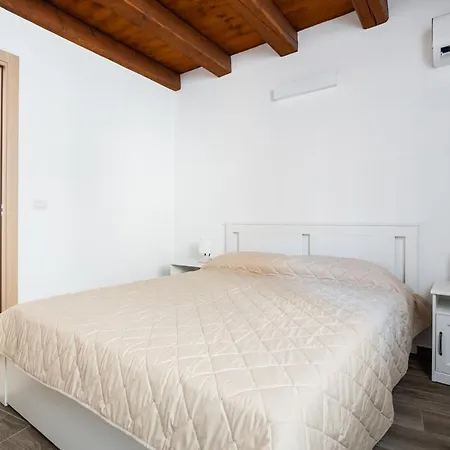 Blu - Palazzo Del Buon Pastore Apartment Palermo
