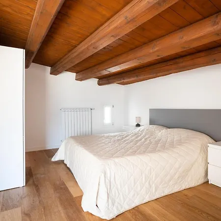 Blu - Palazzo Del Buon Pastore