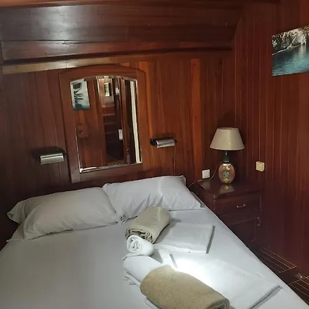 Bateau-hôtel Donnamarisa