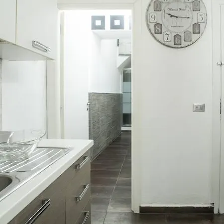 4 Canti Cozy In Via Maqueda Apartment