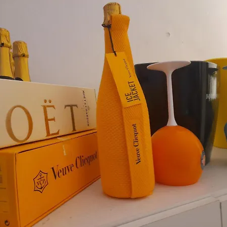 Vida Luxury Πανσιόν