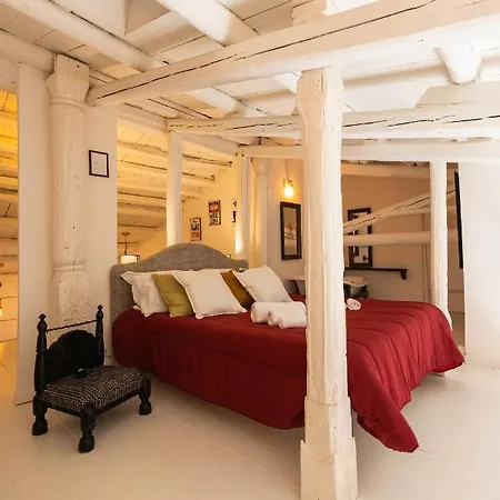 Elly House