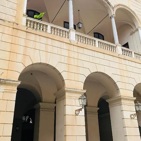 Palazzo Ventimiglia & Lägenhet *