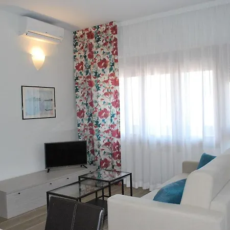 Aparthotel Marbela &