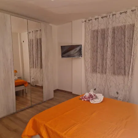Margot Mondello Bed & Breakfast