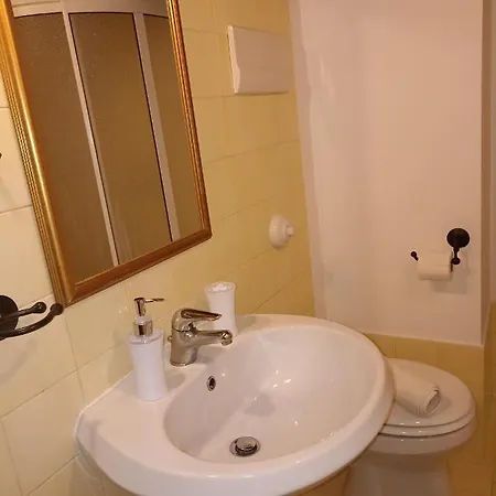 A&c Gold Diamond Apartment