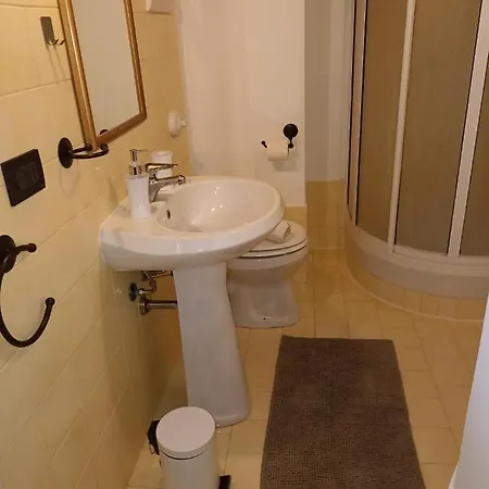 A&c Gold Diamond Apartment *