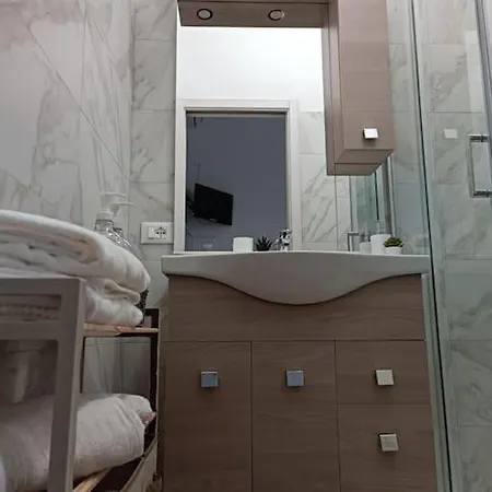 Room#200 Apartment *