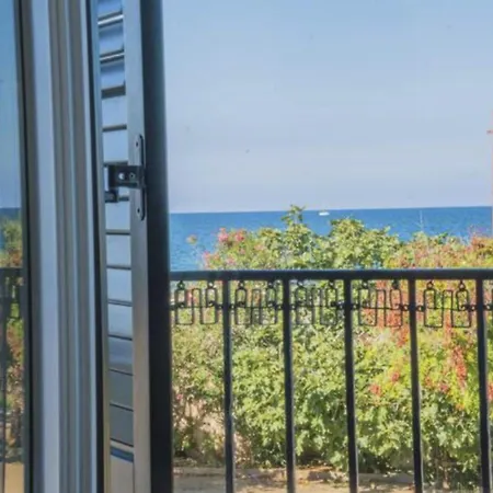 Casa Gelsomino Pool&Seaview Apartment *