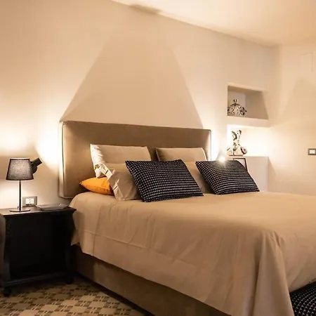 Palazzo Celestre Apartment *