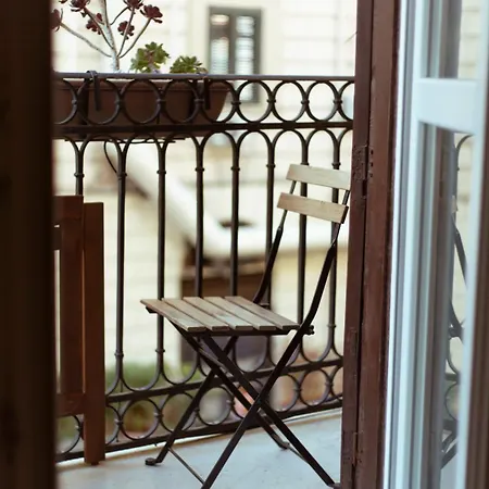 Artisan Maison 招待所 2*