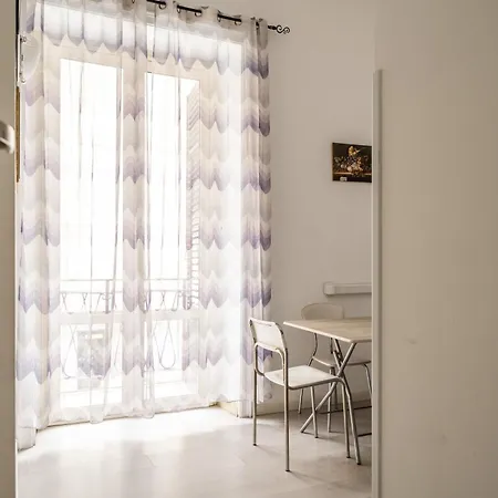 Glamour Alojamento de Acomodação e Pequeno-almoço 2*