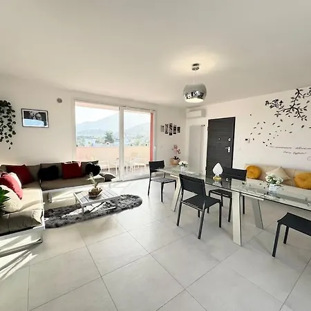 Attico Magnificent Wi-fi/free Parking Apartment
