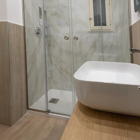 Ludo House - Charming Con Patio A Due Passi Dalla Cattedrale Appartamento