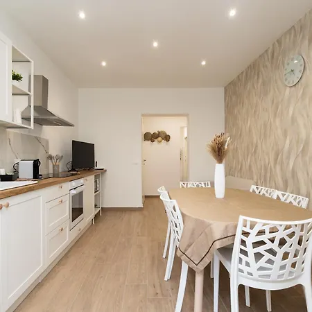 Ludo House - Charming Con Patio A Due Passi Dalla Cattedrale *
