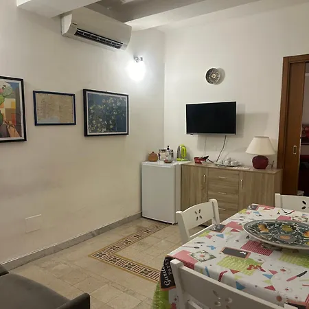 Casa Di Fronte La Cattedrale Apartment *