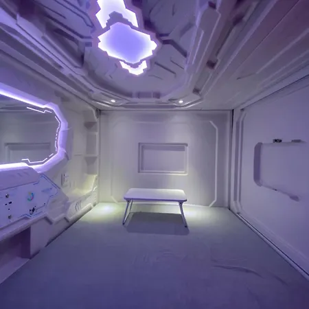 Albergue Mermaid Space Capsule