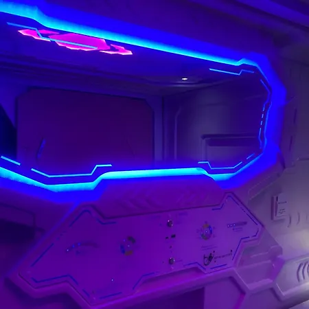 Albergue Mermaid Space Capsule