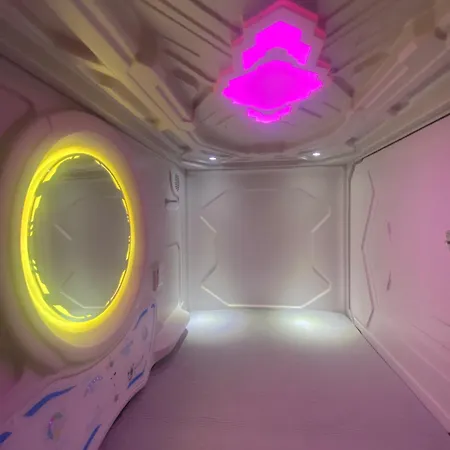 Mermaid Space Capsule Albergue