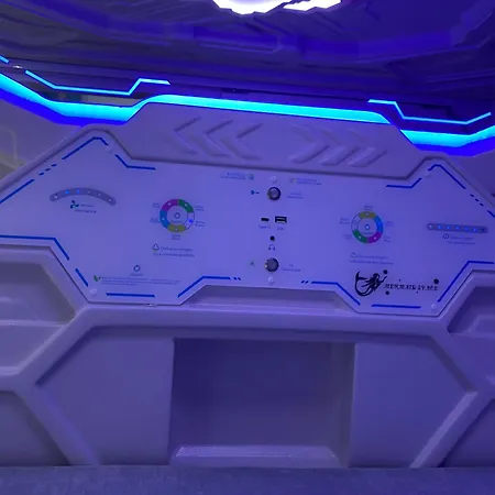 Albergue Mermaid Space Capsule