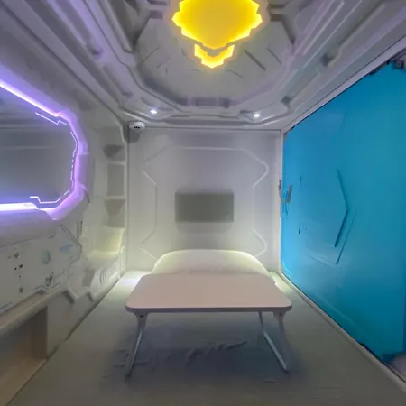 Mermaid Space Capsule Albergue Palermo