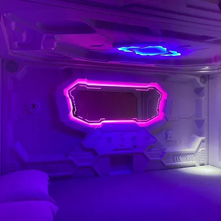 Albergue Mermaid Space Capsule