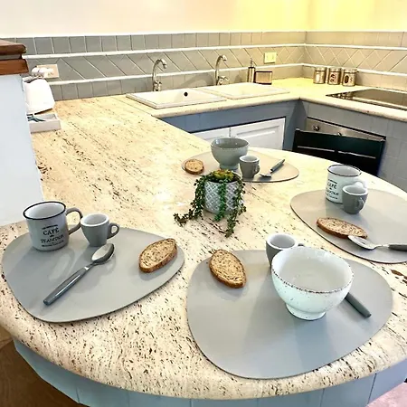 A Due Passi Dal Mare Mondello Addaura Con Terrazzo Hébergement de vacances *