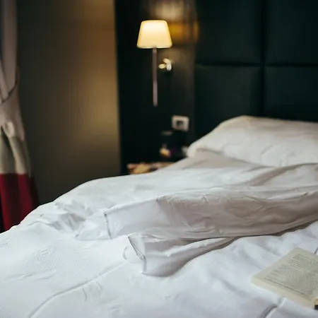 Отель Porta Felice & 4*