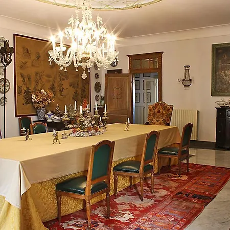 La Bella Guest house *
