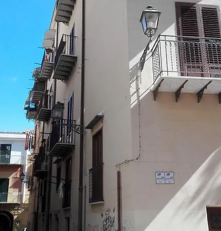 Le Sedie Volanti Hostel *