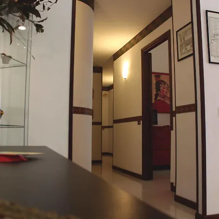 Dietro Il Politeama Bed and breakfast 2*