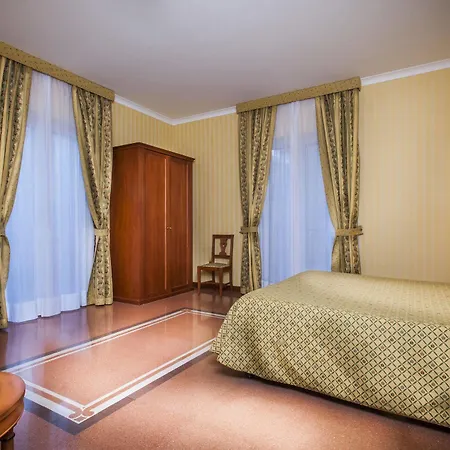 Residenza D'aragona Отель 4*