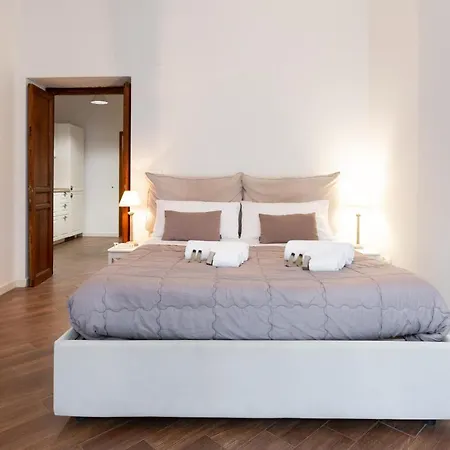 Quattro Canti Charming Flat Palermo