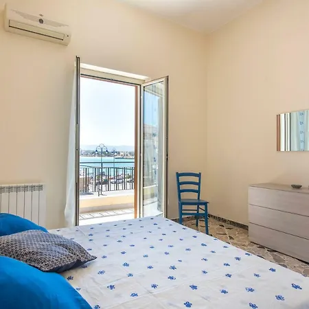 Casetta Vista Mare In Piazza A Mondello Apartment Palermo