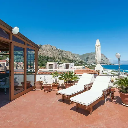 Casa Con Terrazza Sul Mare All'addaura Lägenhet *