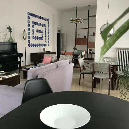 Questa Casa Non E'un 3* 팔레르모