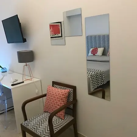 Questa Casa Non E'un 3* 팔레르모