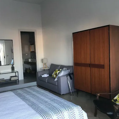 Questa Casa Non E'un 3* 팔레르모