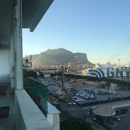 Questa Casa Non E'un B&B