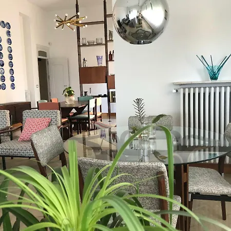Questa Casa Non E'un 3*