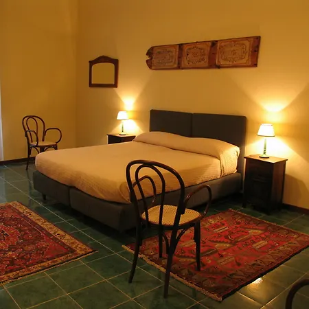 Bed & Breakfast Casa Orioles 3*