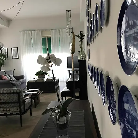 Questa Casa Non E'un 3*
