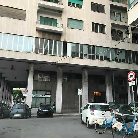 Questa Casa Non E'un 3* 팔레르모