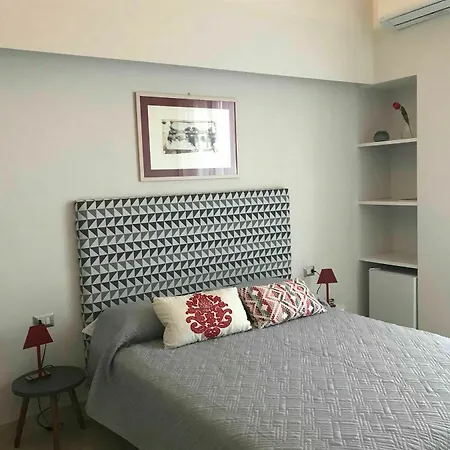 Questa Casa Non E'un 3*