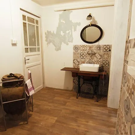 招待所 Artisan Maison 2*
