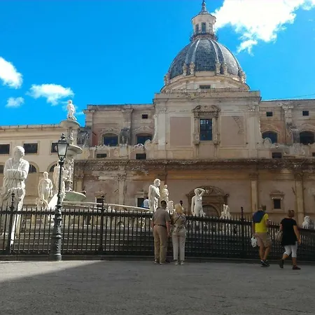Palazzo Viola Panoramica Apartment *