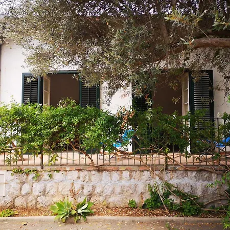 Serrano Villa