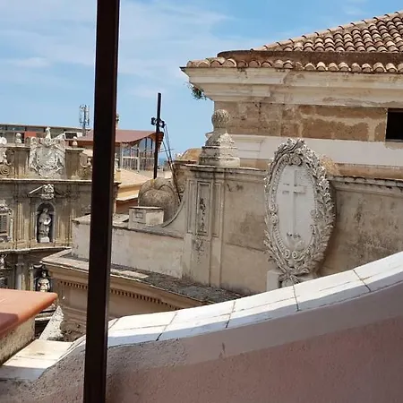 Palazzo Viola Panoramica Apartment *